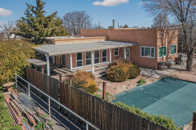 355 Esperanza Drive, Bosque Farms, NM 87068