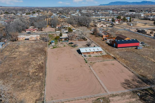 355 Esperanza Drive, Bosque Farms, NM 87068