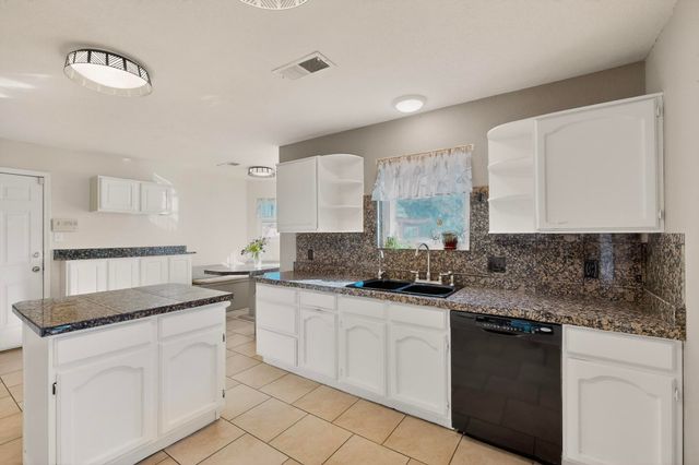 355 Esperanza Drive, Bosque Farms, NM 87068