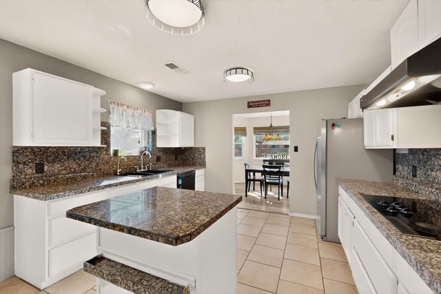 355 Esperanza Drive, Bosque Farms, NM 87068