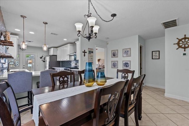 610 Oak Berry Drive, Kemah, TX 77565