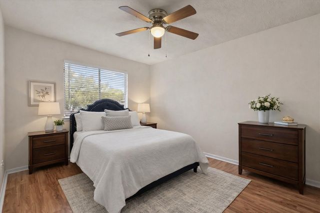 610 Oak Berry Drive, Kemah, TX 77565