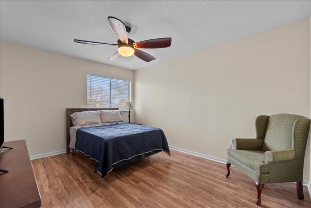 610 Oak Berry Drive, Kemah, TX 77565