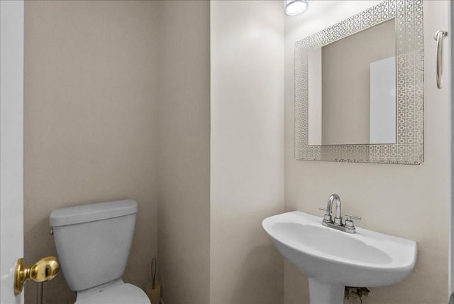 610 Oak Berry Drive, Kemah, TX 77565