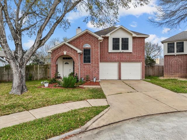 610 Oak Berry Drive, Kemah, TX 77565