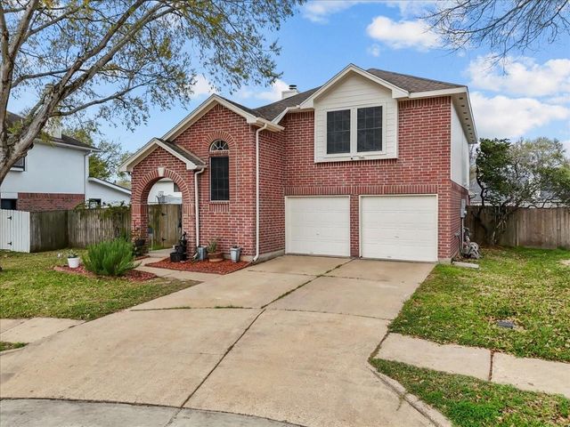 610 Oak Berry Drive, Kemah, TX 77565