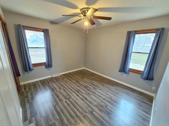 728 N 4th St, Salina, KS 67401