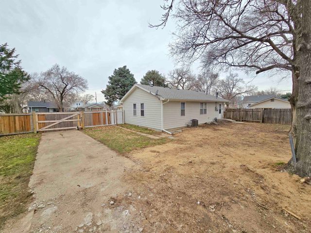 728 N 4th St, Salina, KS 67401