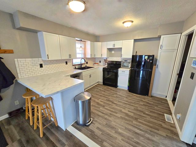 728 N 4th St, Salina, KS 67401