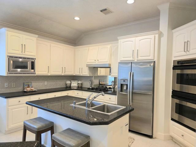 13819 Threadall Park Drive, Houston, TX 77077