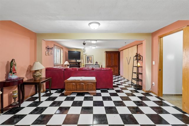 738 SE 26th Court, Des Moines, IA 50317