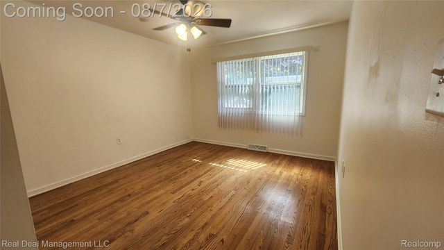 553 Stirling Street, Pontiac, MI 48340