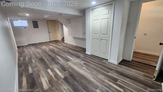 553 Stirling Street, Pontiac, MI 48340