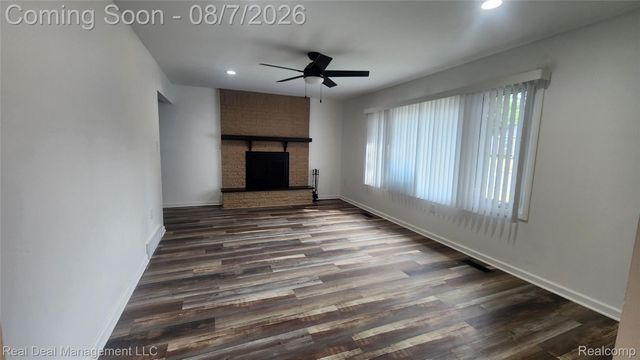 553 Stirling Street, Pontiac, MI 48340