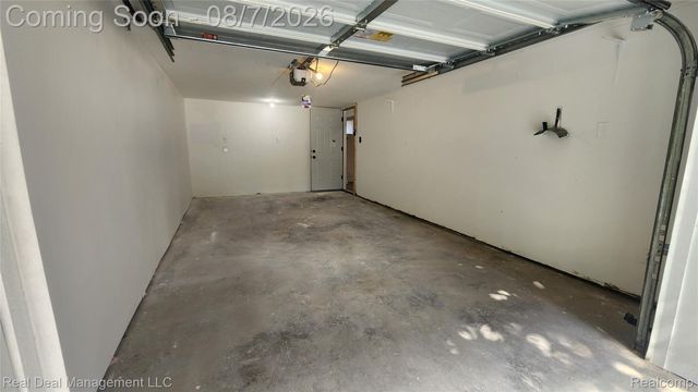 553 Stirling Street, Pontiac, MI 48340