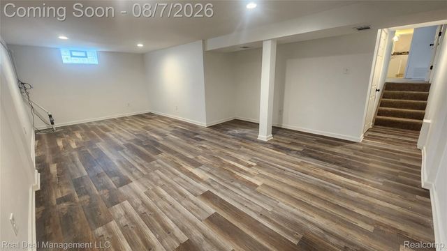 553 Stirling Street, Pontiac, MI 48340