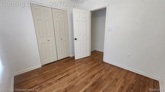 553 Stirling Street, Pontiac, MI 48340