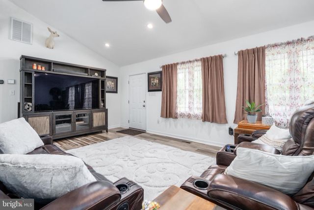 93 EASTHAM RD, Bumpass, VA 23024
