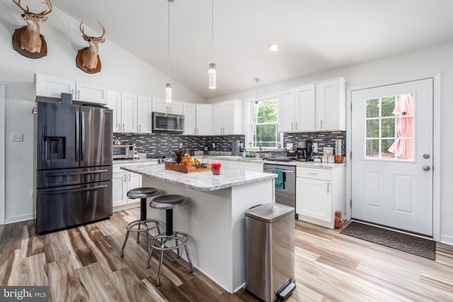 93 EASTHAM RD, Bumpass, VA 23024