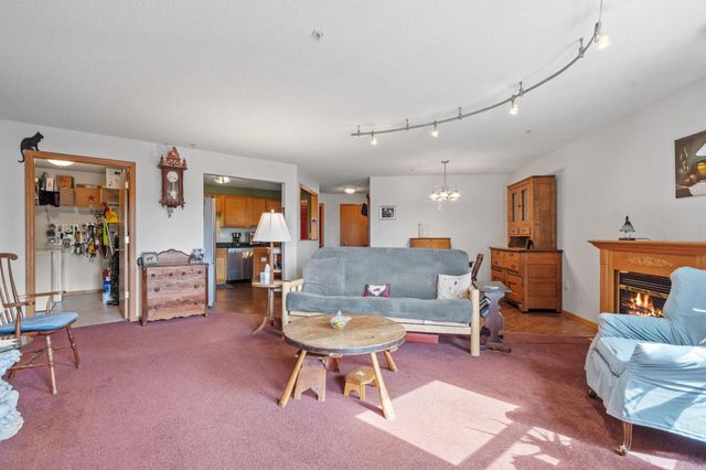 2231 Penn Place 114, North Saint Paul, MN 55109