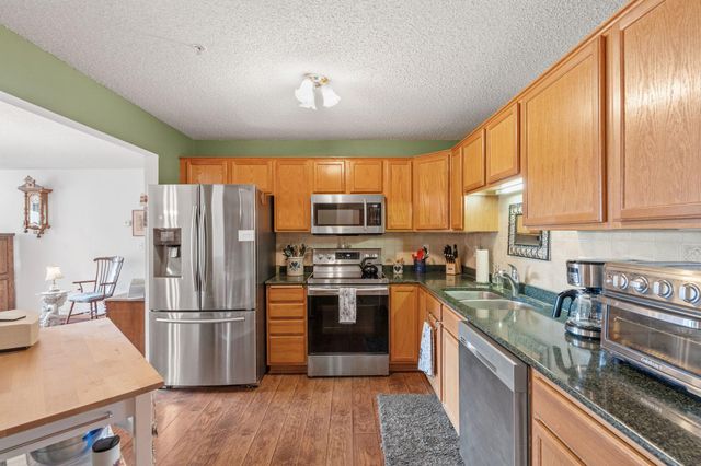 2231 Penn Place 114, North Saint Paul, MN 55109