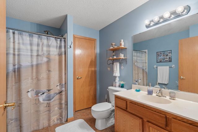 2231 Penn Place 114, North Saint Paul, MN 55109