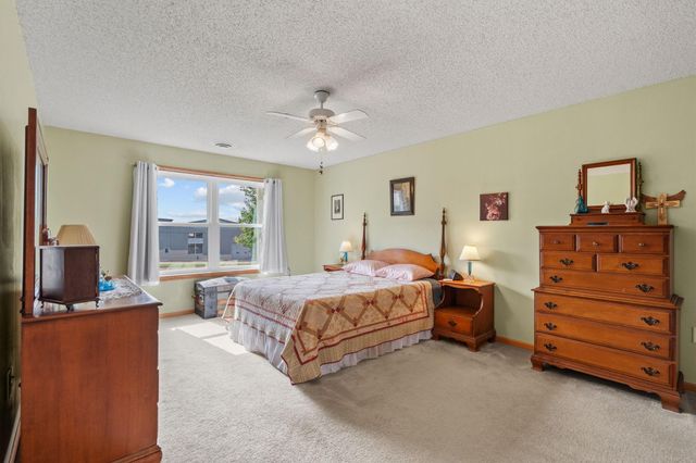 2231 Penn Place 114, North Saint Paul, MN 55109
