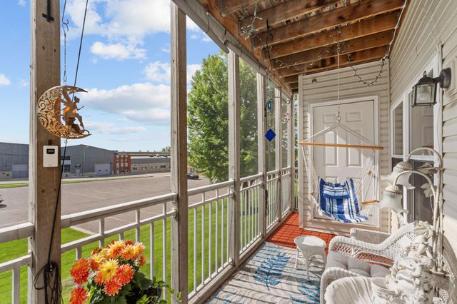2231 Penn Place 114, North Saint Paul, MN 55109