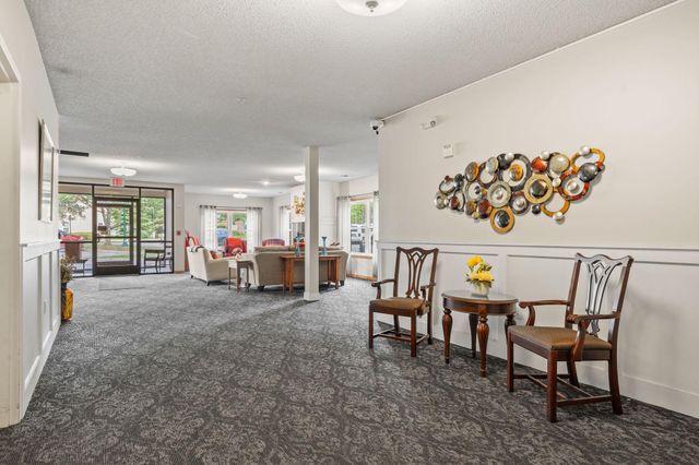 2231 Penn Place 114, North Saint Paul, MN 55109