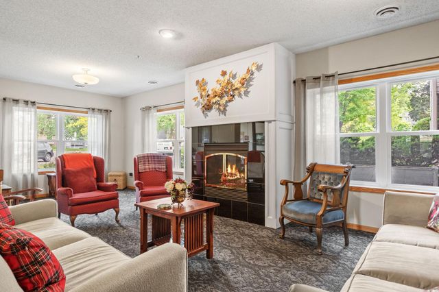 2231 Penn Place 114, North Saint Paul, MN 55109