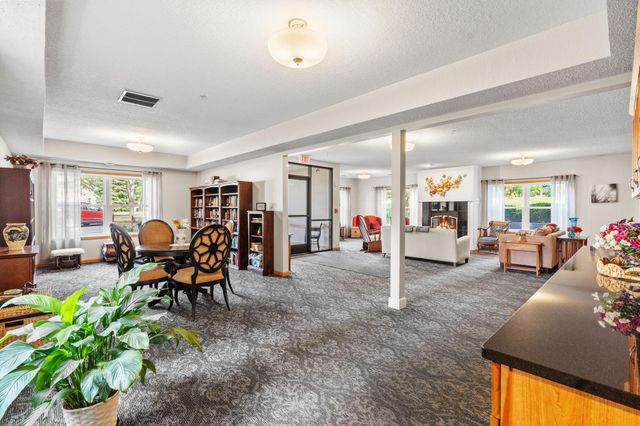 2231 Penn Place 114, North Saint Paul, MN 55109