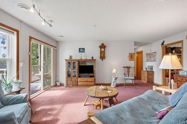 2231 Penn Place 114, North Saint Paul, MN 55109