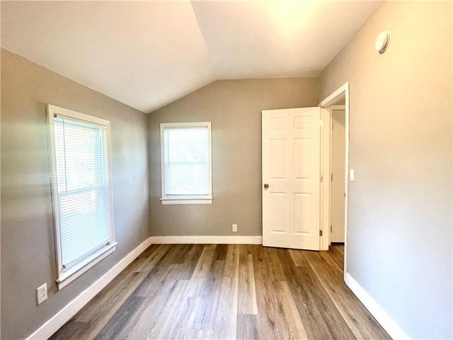 810 N Grand Avenue, Independence, MO 64050