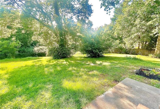 810 N Grand Avenue, Independence, MO 64050