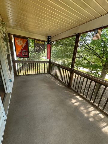 138 Cloverdale Drive, Seneca, SC 29678