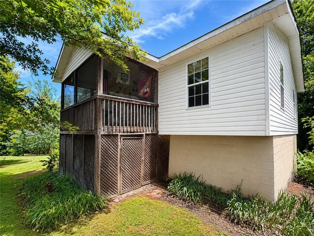 138 Cloverdale Drive, Seneca, SC 29678