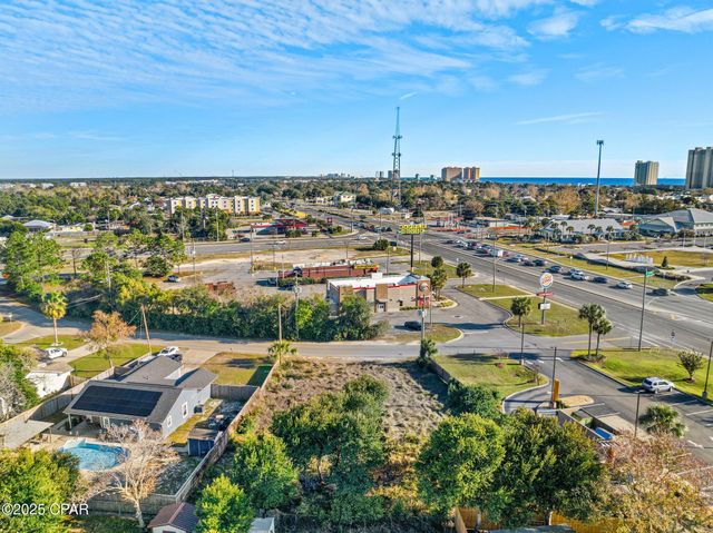 105 Armstrong Circle, Panama City Beach, FL 32413