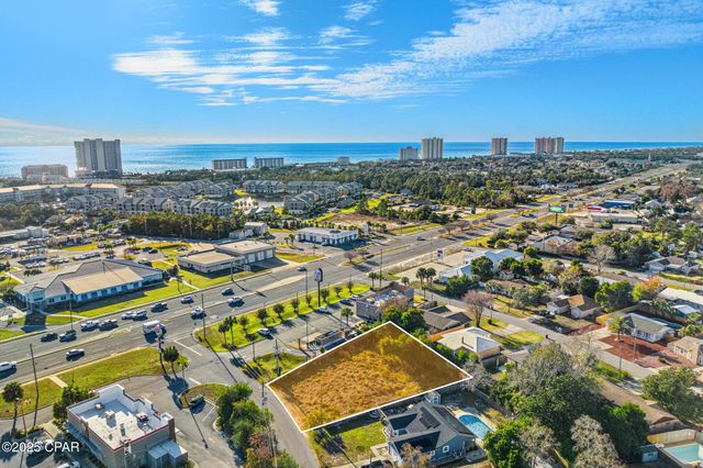 105 Armstrong Circle, Panama City Beach, FL 32413