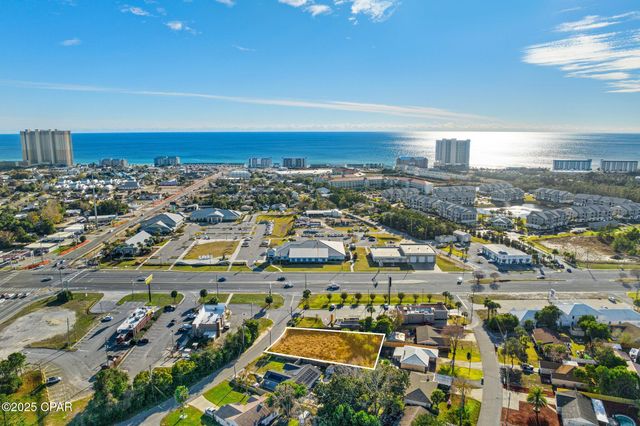 105 Armstrong Circle, Panama City Beach, FL 32413