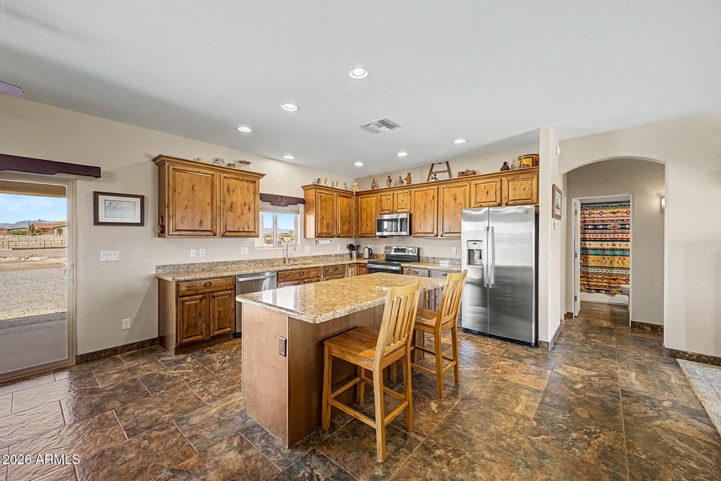 Image 10 of property listing at 21226 W GALVIN Street, Wittmann, AZ 85361