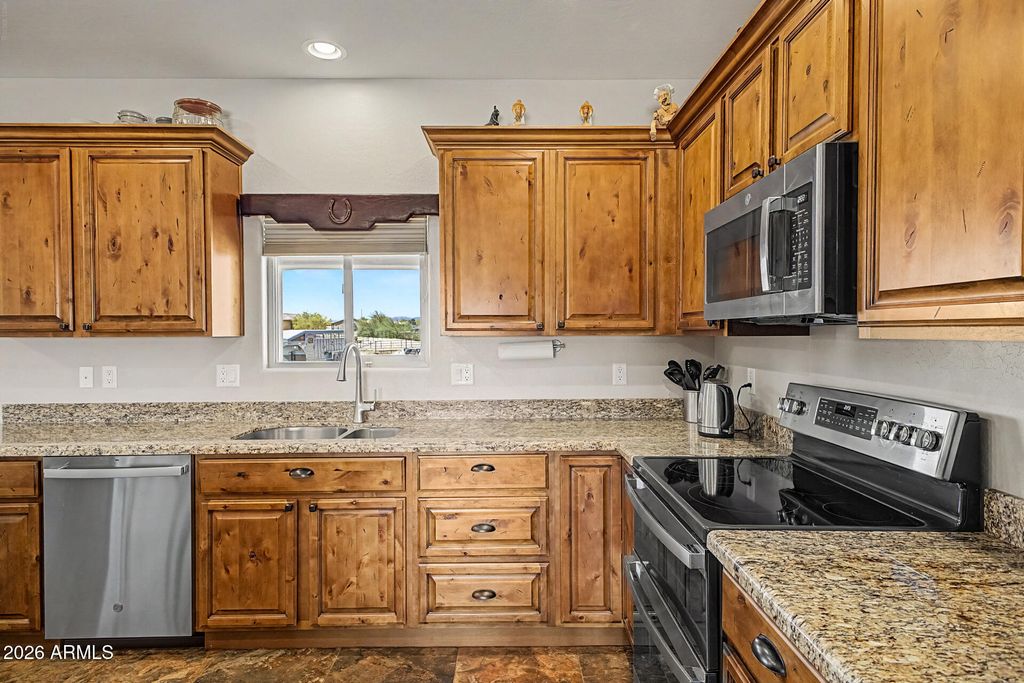 Image 14 of property listing at 21226 W GALVIN Street, Wittmann, AZ 85361