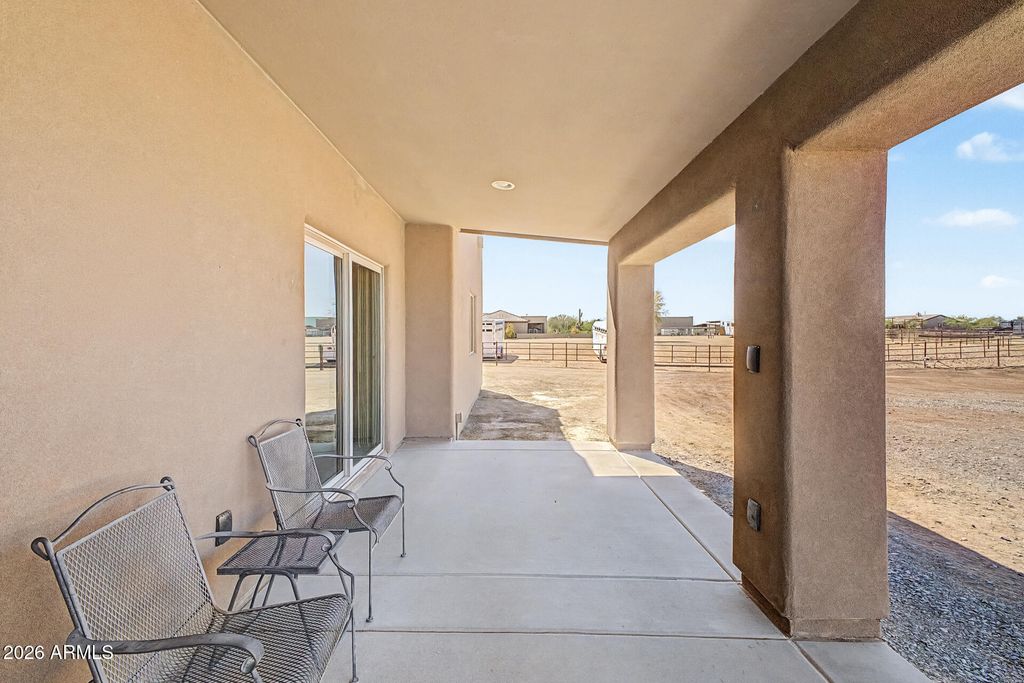 Image 24 of property listing at 21226 W GALVIN Street, Wittmann, AZ 85361