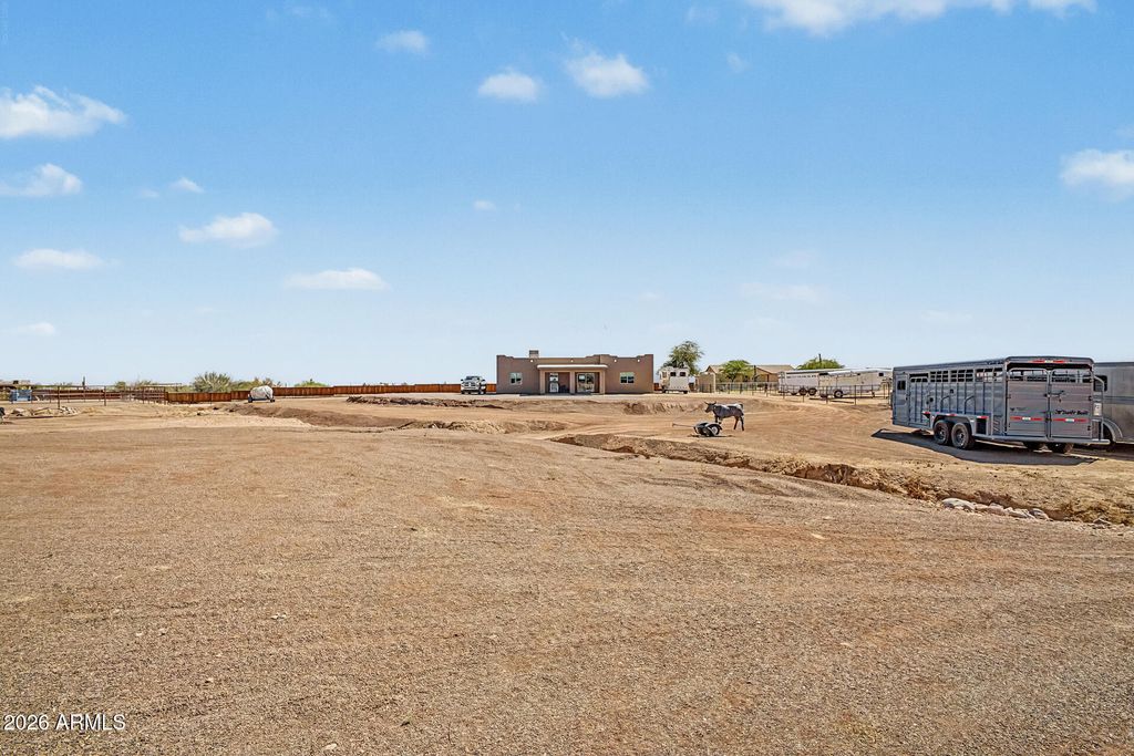 Image 28 of property listing at 21226 W GALVIN Street, Wittmann, AZ 85361