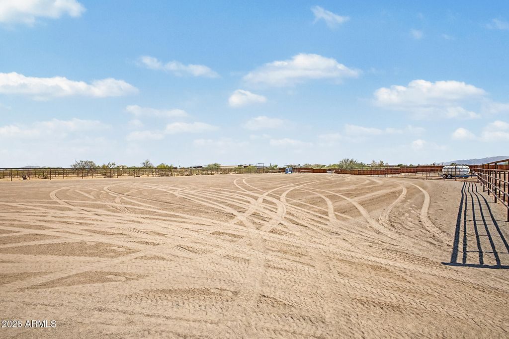 Image 30 of property listing at 21226 W GALVIN Street, Wittmann, AZ 85361