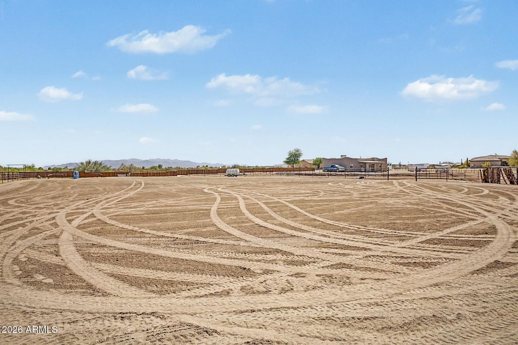 Image 31 of property listing at 21226 W GALVIN Street, Wittmann, AZ 85361
