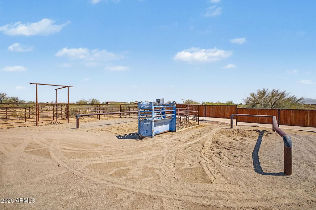 Image 32 of property listing at 21226 W GALVIN Street, Wittmann, AZ 85361