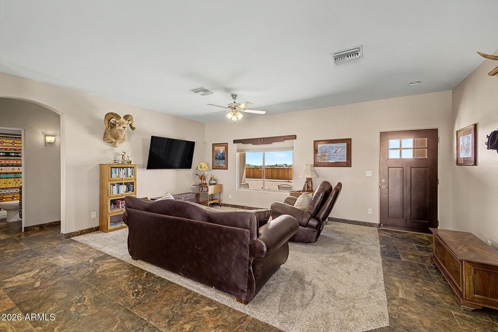 Image 6 of property listing at 21226 W GALVIN Street, Wittmann, AZ 85361