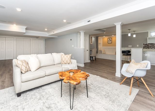 10 Rosegate Road, Needham, MA 02494