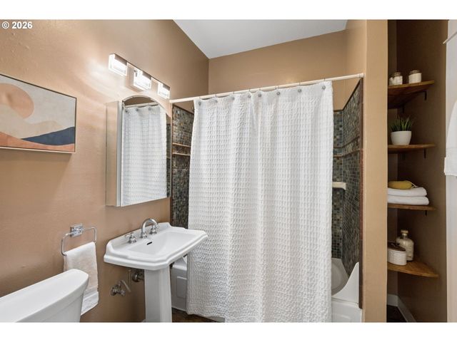 5518 Se 139TH Ave, Portland, OR 97236