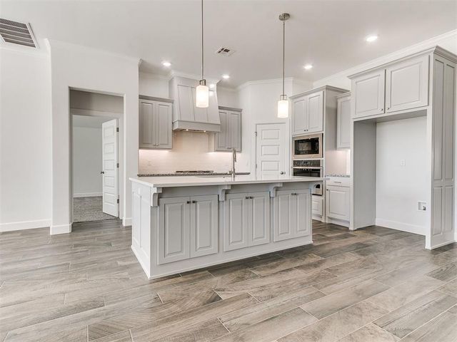 2900 Summit Hollow Circle, Norman, OK 73071